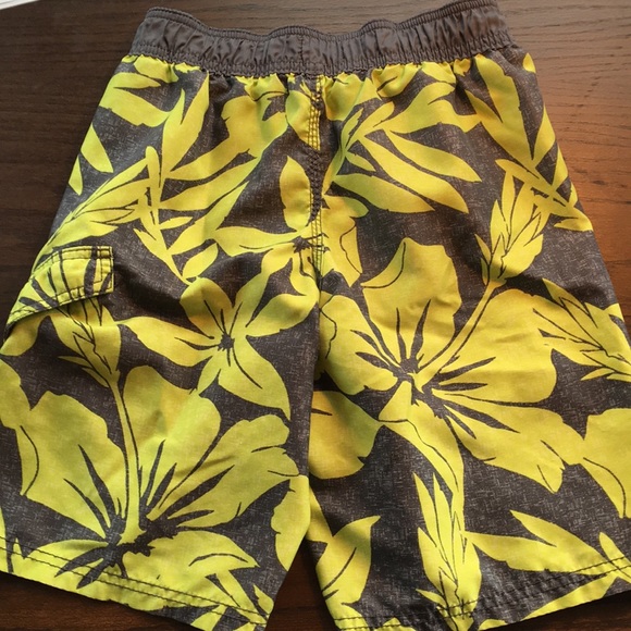 Old Navy boys swim trunks medium size 8 - Picture 3 of 3